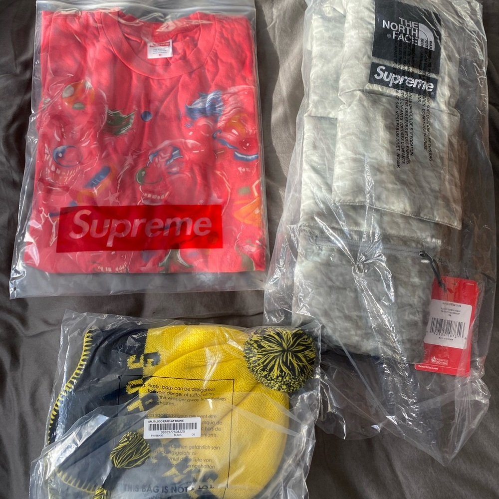 Supreme bundle willing to separate send me a message what you are interested in